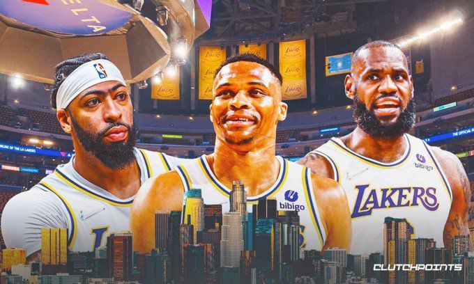 意大利足球记者马尔科-孔特里奥在接受Raisport采访时，透露尤文正在尝试租借曼城中场菲利普斯。